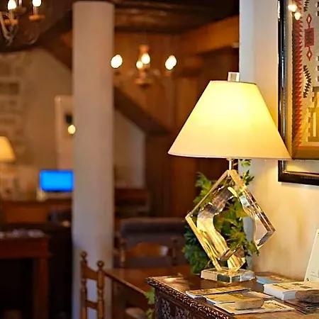 Charle فندق 2*